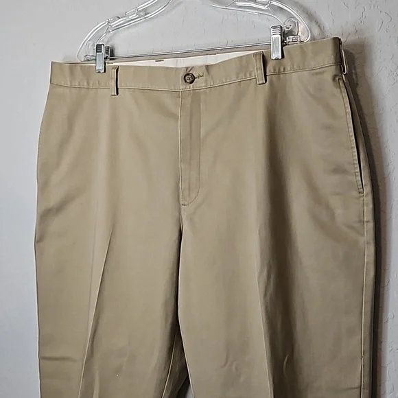 LL Bean Classic Fit Chinos size 42x32 - Picture 2 of 9